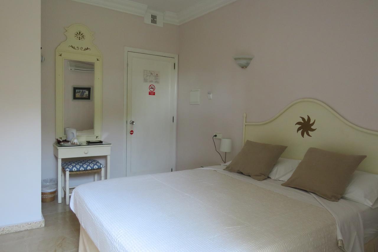 Fowlers Hotel Cala d'Or  Exterior photo